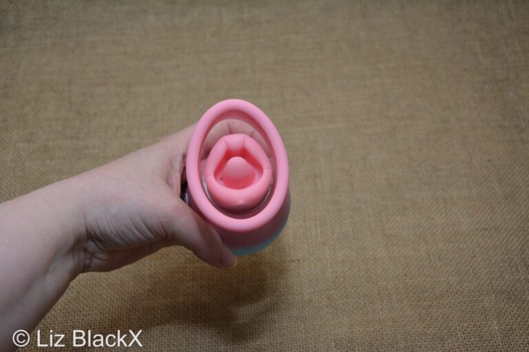 Funzze Suck and Kiss Vibrating Pussy Pump Honest Review Copyright Liz BlackX